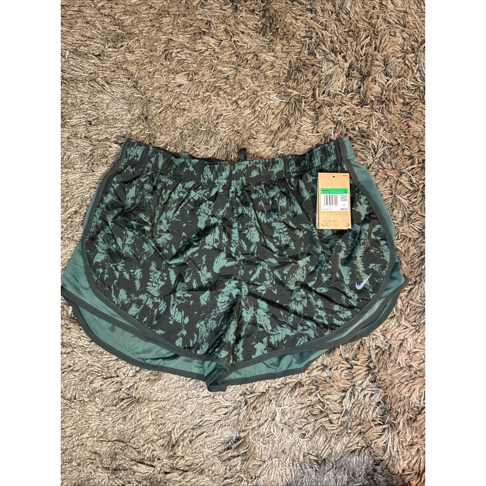 Nike One Women's XL Dri-FIT Brief-Lined Printed Shorts